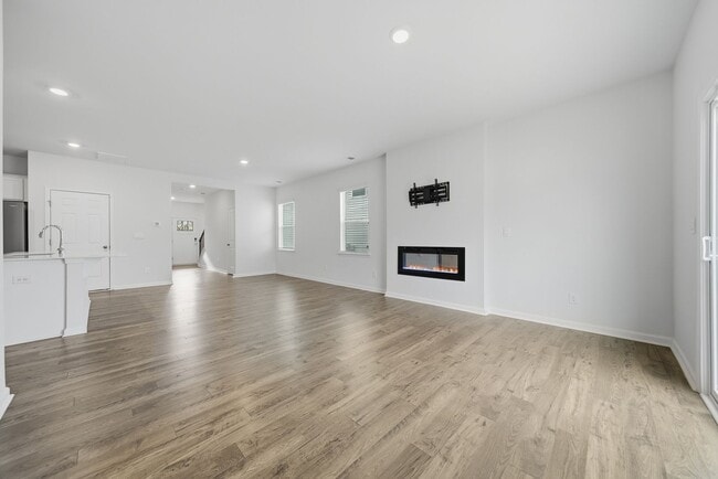 Photo - Spacious 5-Bedroom Home for Rent in The Falls – Modern, Comfortable, and Move-In Ready