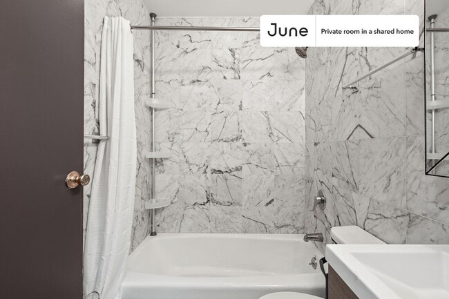 Room in Shared 3 bed/1 bath home in Upper East Side