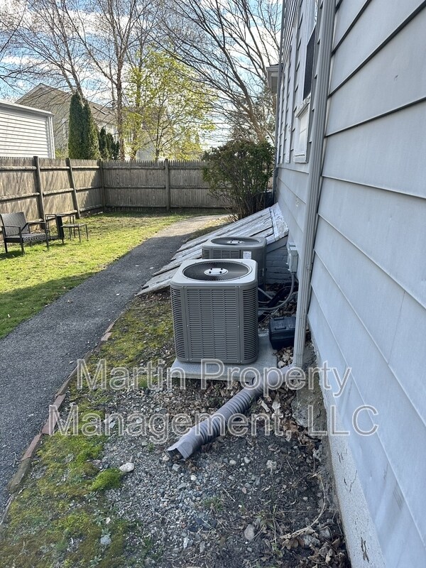 Photo - 61-63-63 Church St