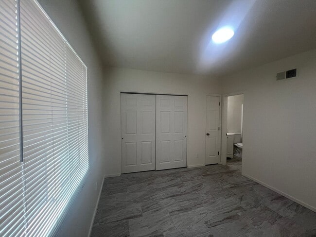 Photo - 535 E Jacinto St