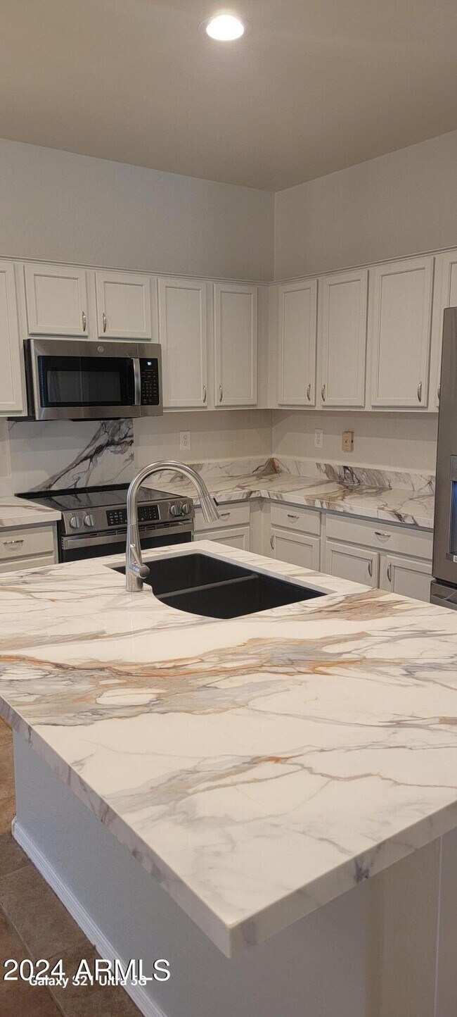 Photo - 17053 W Tonbridge St