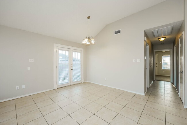 Photo - 1521 Becky Ln