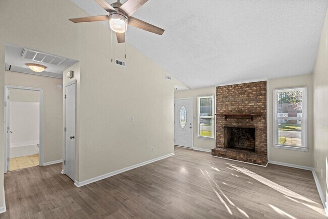 Photo - 130-132-132 Pine Crest Dr