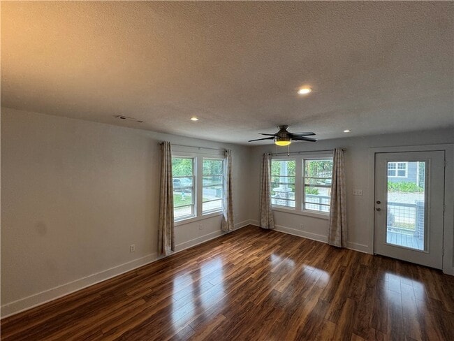 Photo - 320 S Washington Ave
