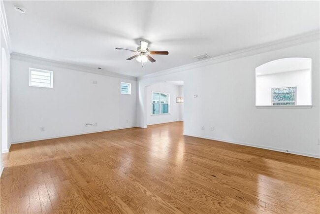 Photo - 413 Village View