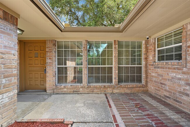 Photo - 7323 Log View Dr