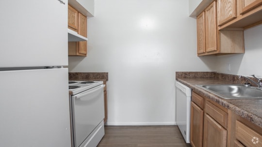 2BR.1.5BA,- 807SF - Carson Square Apartments