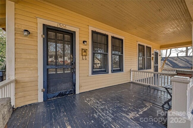 Photo - 1506 Nassau Blvd