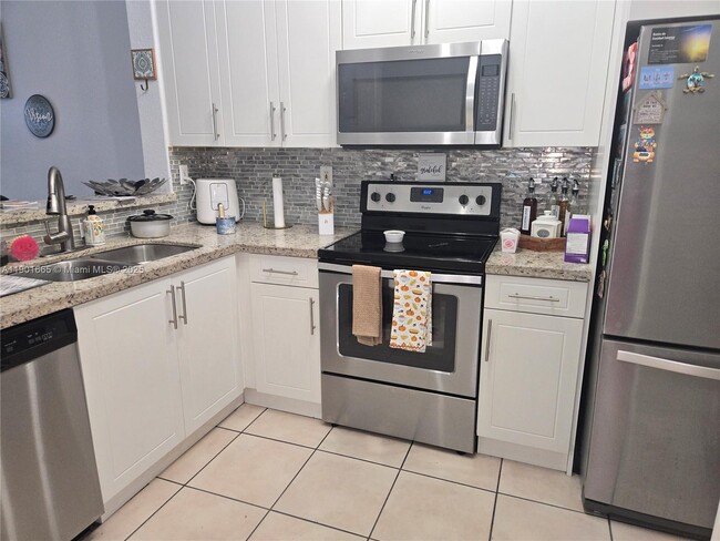 Photo - 2731 SE 17th Ave Unidad 100