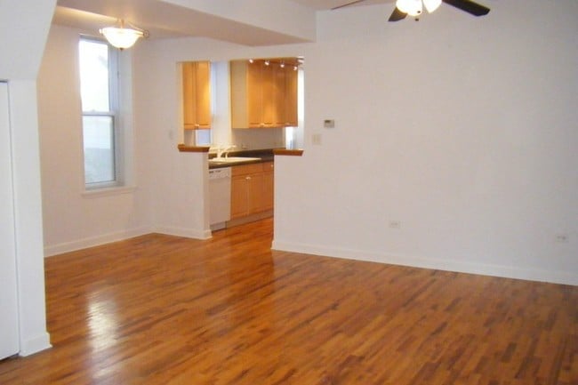 Living & Dining Area - 1428 N Greenview Ave Unit 2