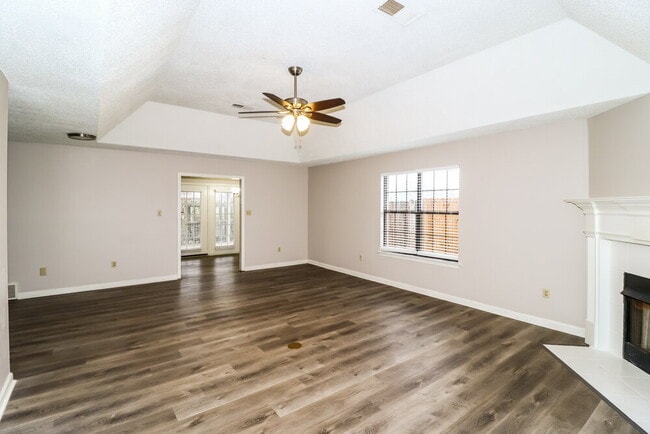 Photo - 6842 Theda Cove