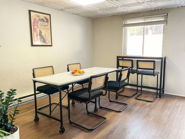 Photo - 227 Shore Dr Unidad B