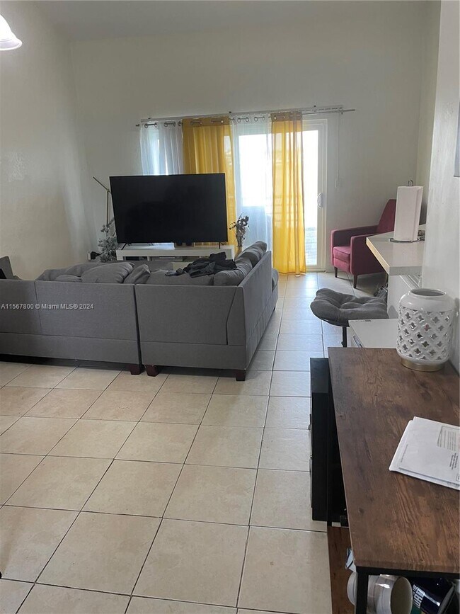 Photo - 3409 NW 44th St Unit 204