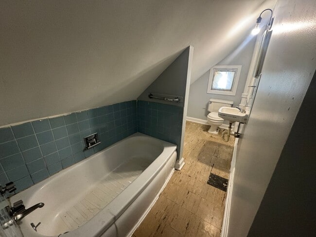 Photo - 701 Elm St Unit 701 Elm St- 613 Kent St Apt