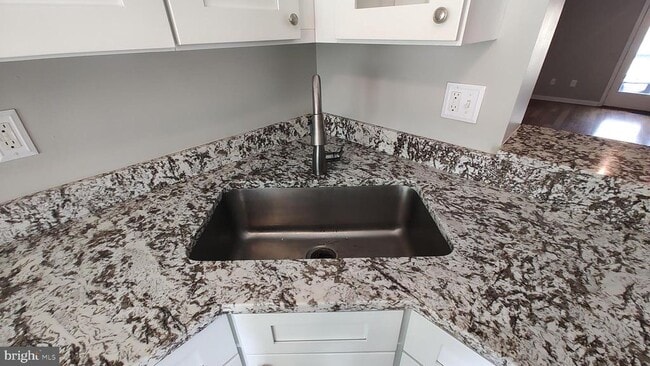 Photo - 442 Darby Ln