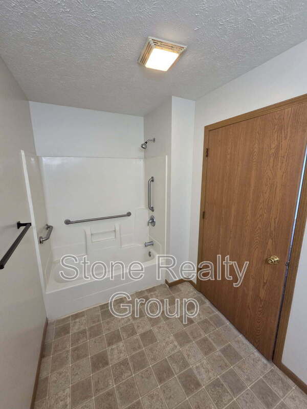 Photo - 651 N 25th St