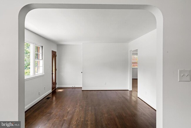 Photo - 5019 Leland Dr