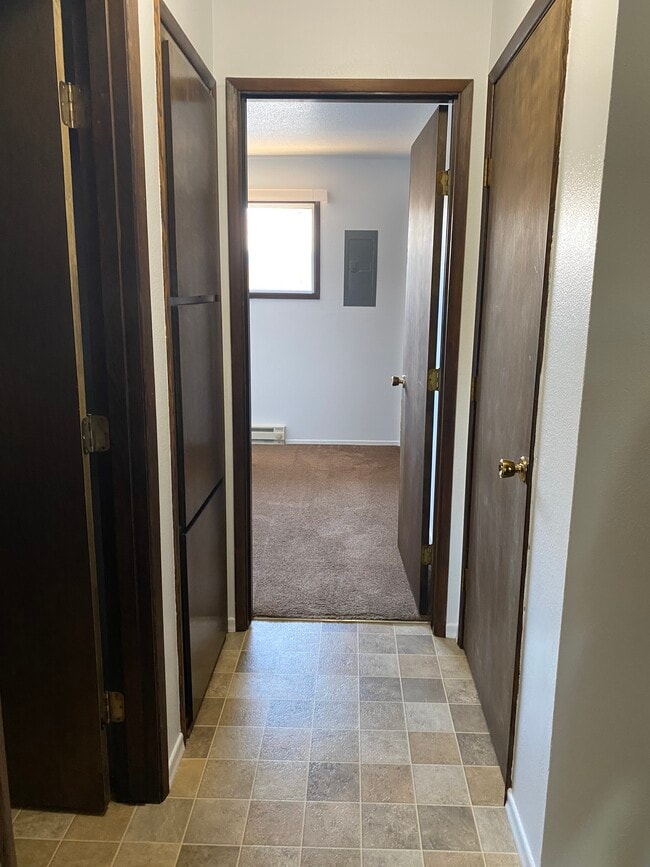 Photo - 331 Monmouth Ave S