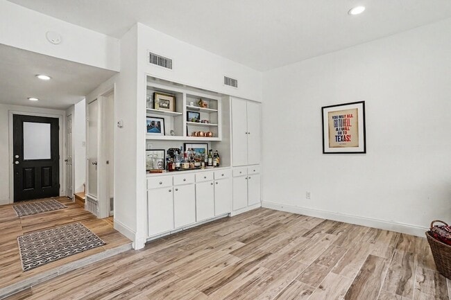 12368 Montego Plaza