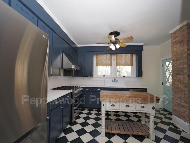 Photo - 544 S Irwin Ave