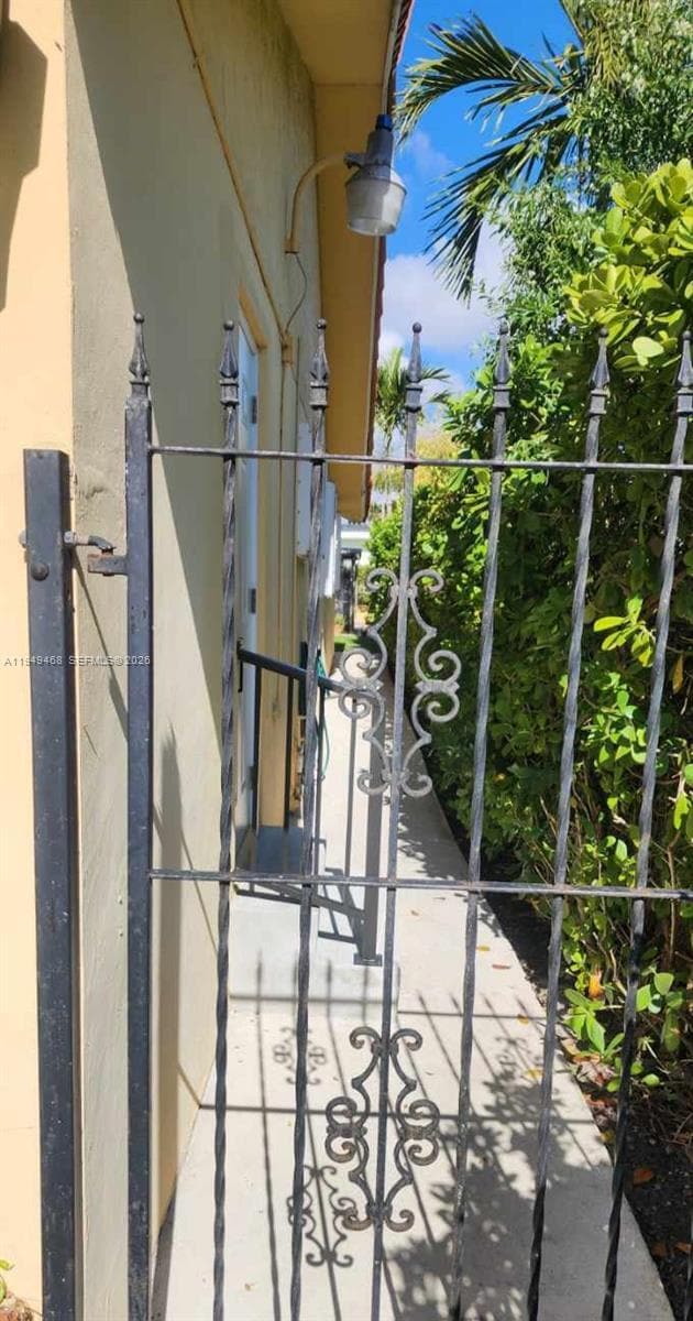 Photo - 6265 SW 31st St Unit b