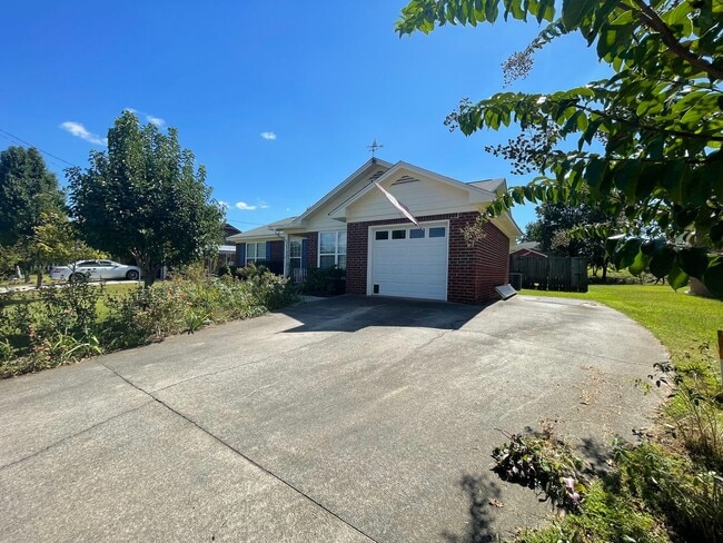 Photo - Nice Brick 3/2 House in Garden Lakes- $1,595
