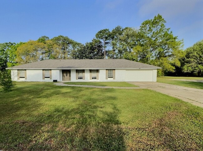 Photo - Spacious 3-Bedroom, 2-Bathroom Home with M...
