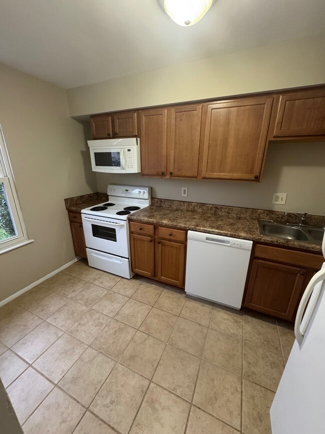 Photo - 4666 Greenwood Dr