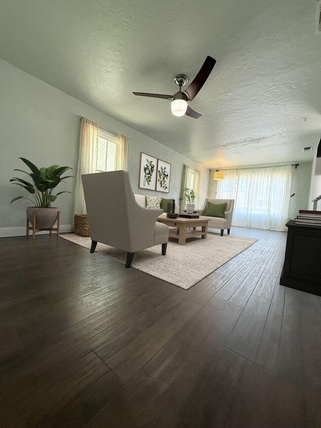 Photo - *Charming 2 Bedroom Home in Roseville’s Historic District with Bonus Detached Space*