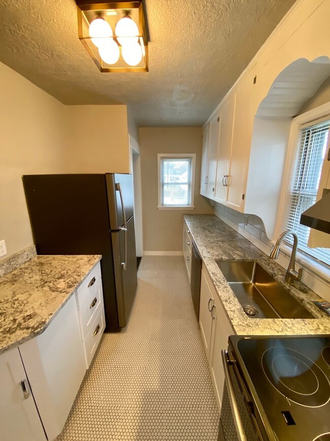 Photo - Charming 3 bed 1 bath House with Tons of U...