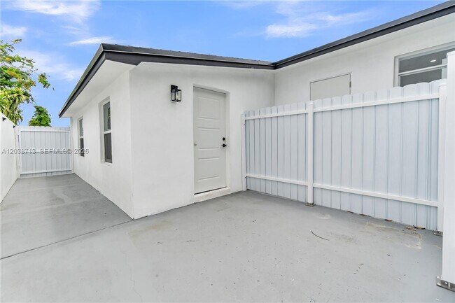 Photo - 2600 NW 108th St Unit 2