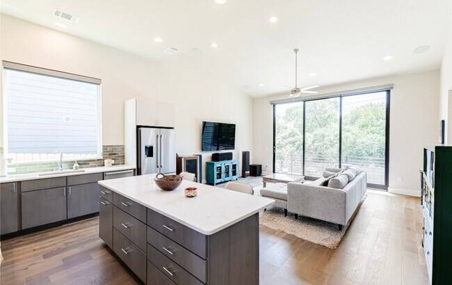 Photo - 5344 Agatha Cir