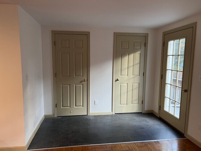 Photo - 22 Morse Ct Unidad A