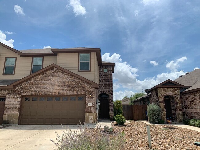 3/2.5/2 in Creekside Crossing / 2 Stories ... - 3/2.5/2 in Creekside Crossing / 2 Stories ... House