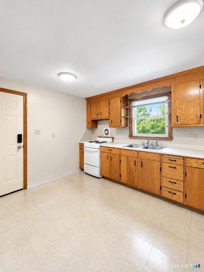 Photo - 359-363 Brook St Unit 363