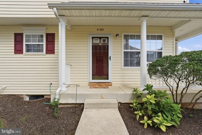 221 Prairie Ct