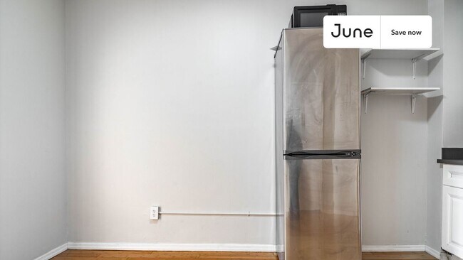 Photo - 439 W 48th St Unidad 1fw