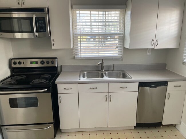 Photo - 1418 Nassau Blvd