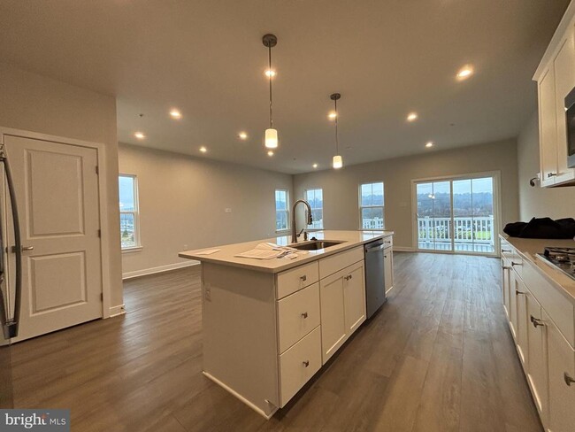 Photo - 2646 Tisbury Ln