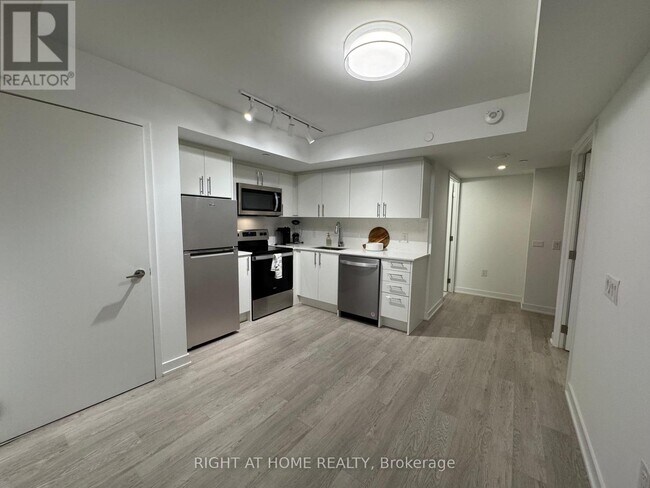 Photo - 3 Strathgowan Ave Unit 318