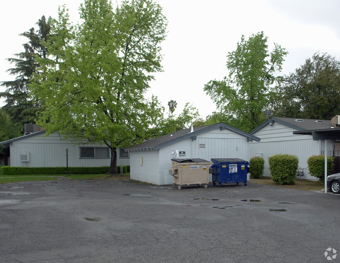 Photo - 708 W Bullard Ave Apartments