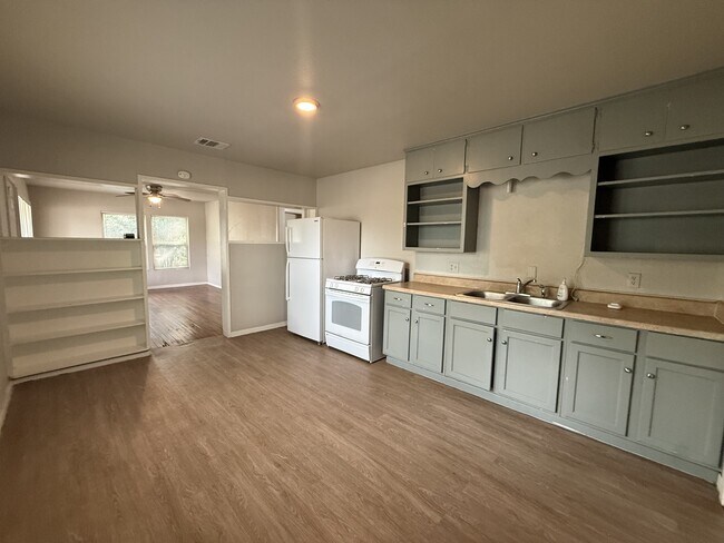 300 Mill St