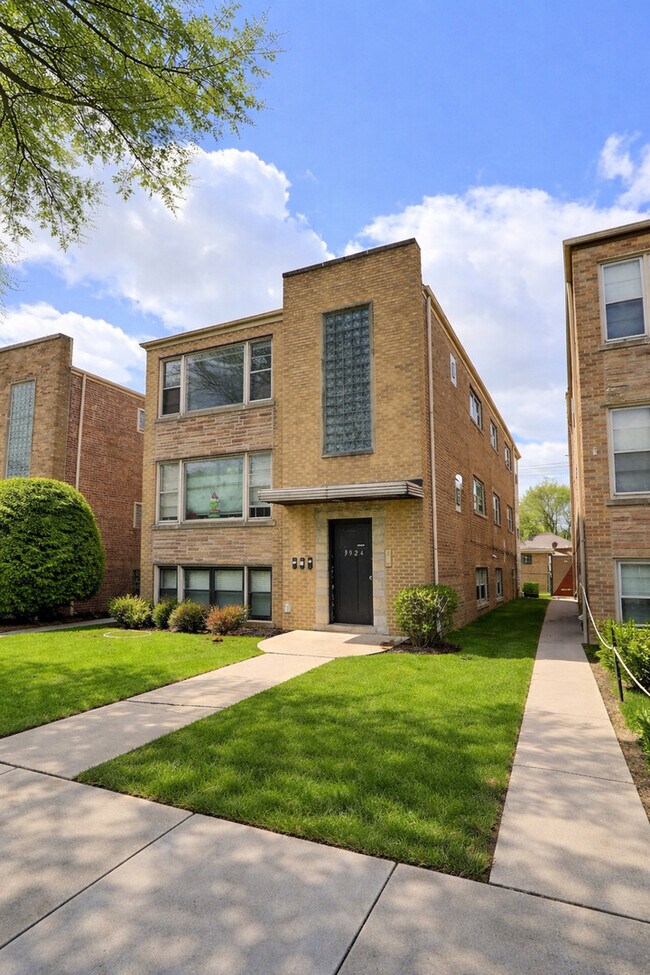 Photo - 3924 N California Ave
