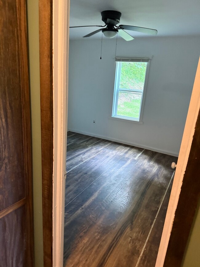 Dormitorio - 207 Poplar St