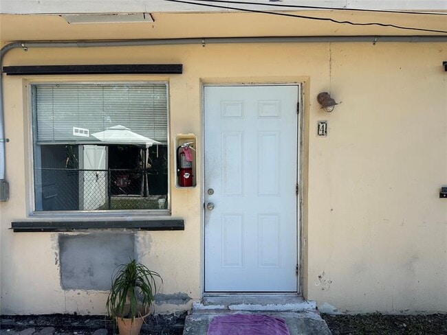 Photo - 205 SE 22nd St Unit 4