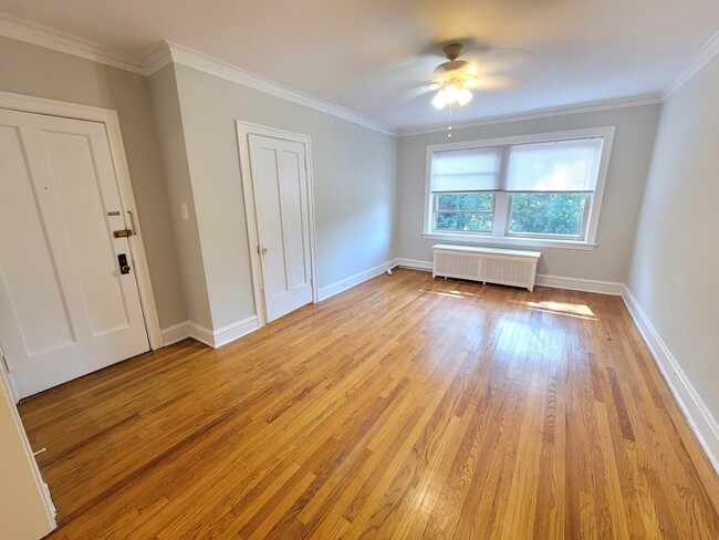 Photo - 7400 N Ashland Ave Condo Unit 1