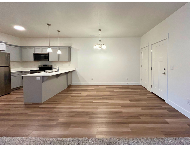 Photo - 3375 W 2010 N