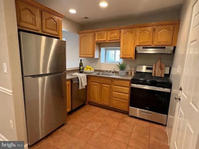 Photo - 5126 Call Pl SE