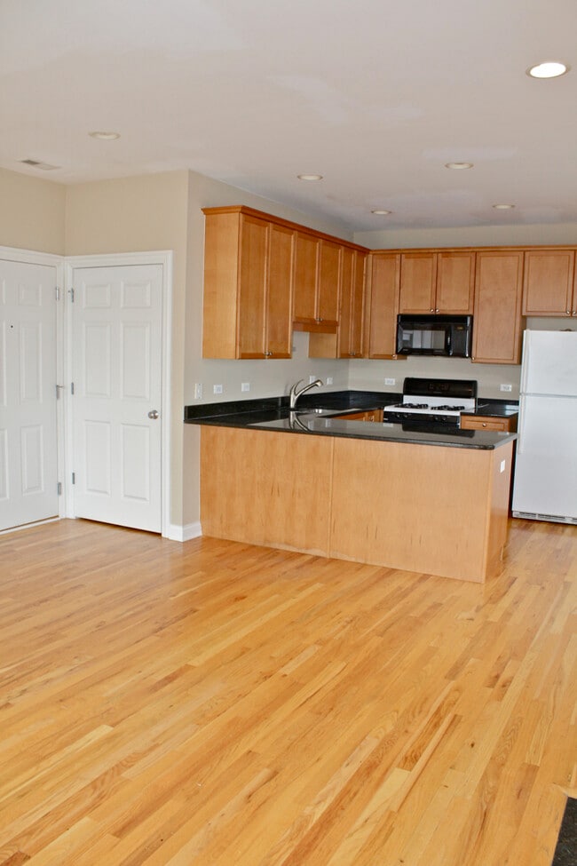 Photo - 5558 W Edmunds St Unit 3