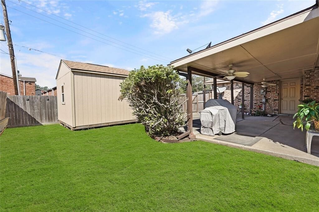 Photo - 5619 Pine Row